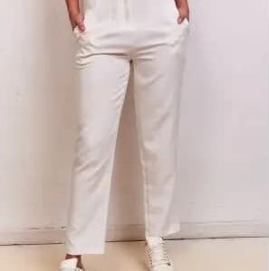 Pantalón pinzado color blanco